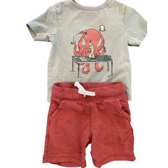 Tommy Bahama Toddler Boy, Set of 2 Short Sleeve Graphic Tee & Short Outfits - Picture 4 of 10